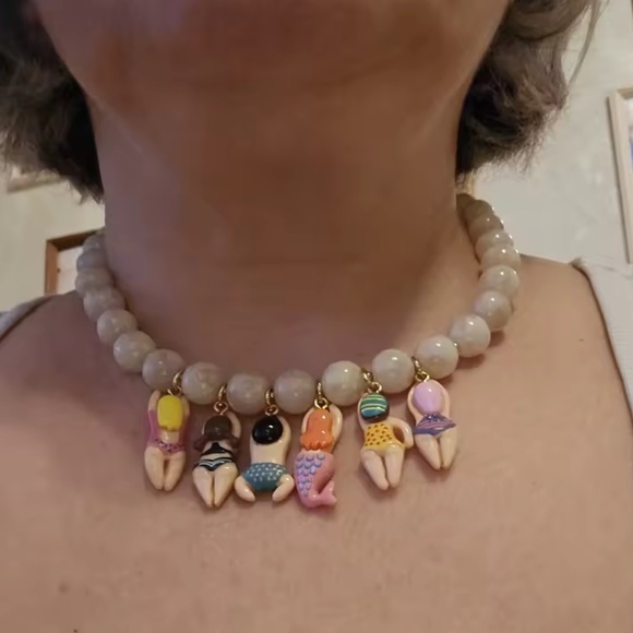 Beach Babes Beaded Charm Necklace - Picture 14 of 16